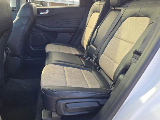 Certified 2022 Ford Escape Titanium w/ Titanium Elite Package image 17