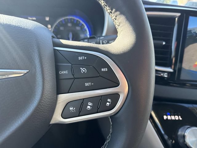 Used 2024 Chrysler Pacifica Touring-L FWD image 28