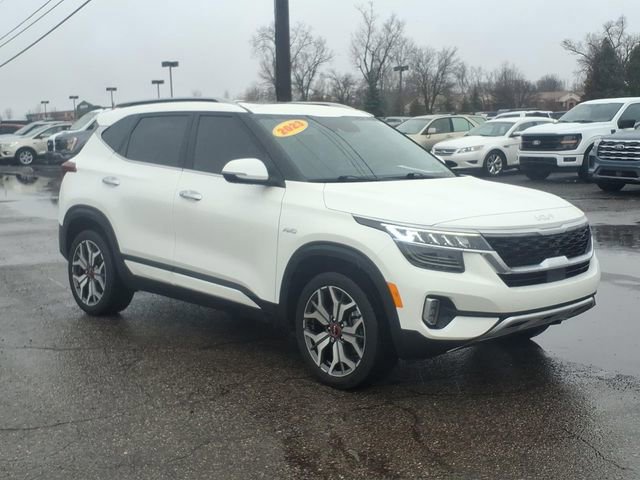 Used 2023 Kia Seltos SX w/ SX Sunroof Package image 5