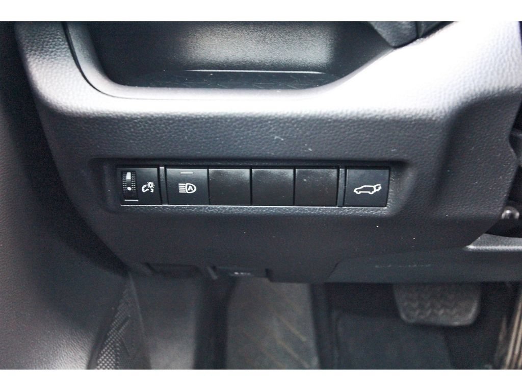 Used 2021 Toyota RAV4 XLE Premium FWD image 20