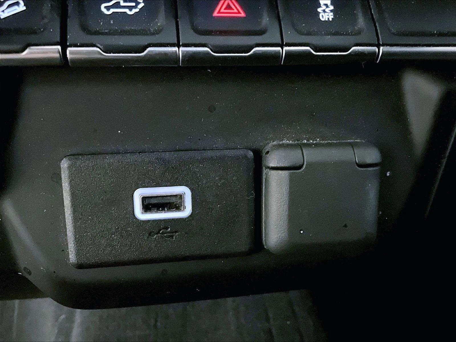 Used 2020 Chevrolet Silverado 1500 Custom Trail Boss w/ Custom Convenience Package image 31