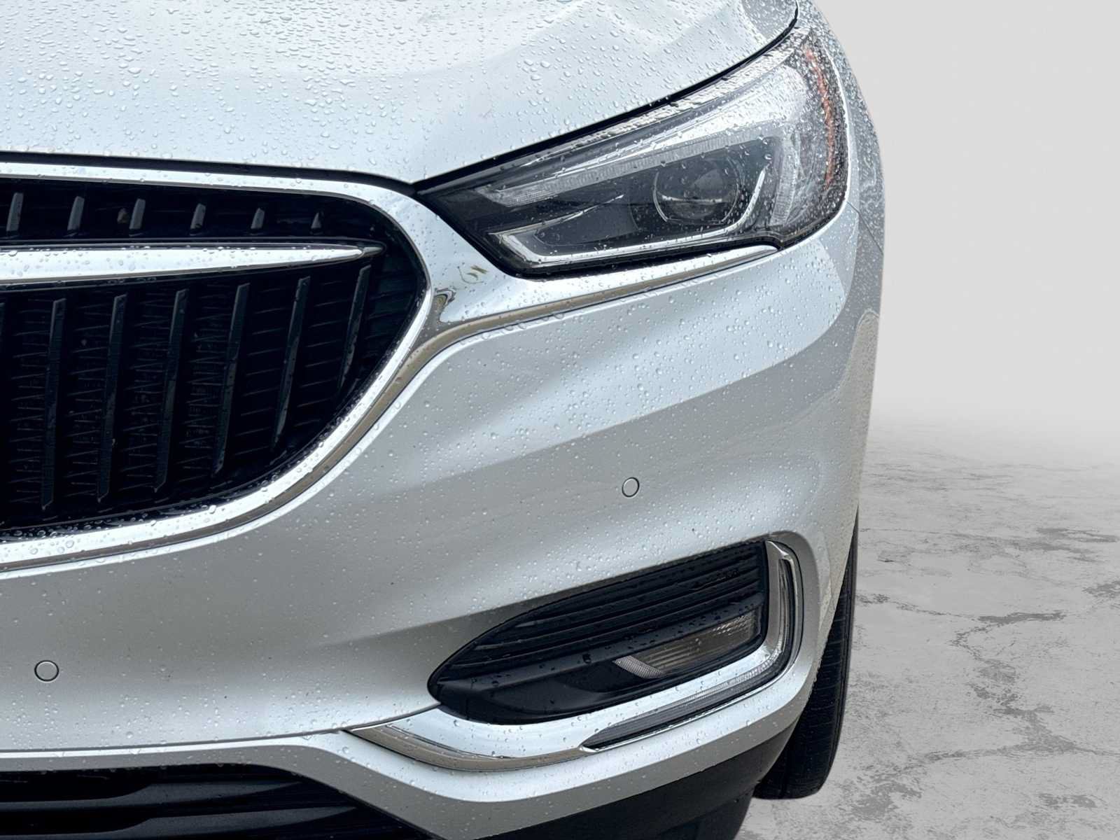 Used 2020 Buick Enclave Premium w/ Sun and Sites Package FWD image 10