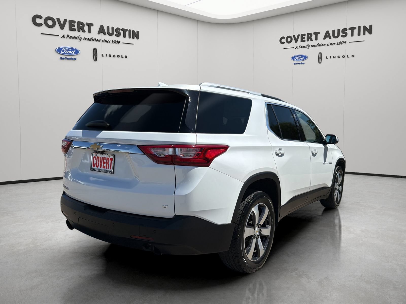 Used 2018 Chevrolet Traverse LT w/ LPO, Cargo Package FWD image 4