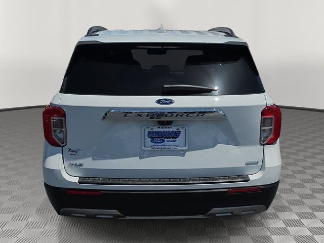 Certified 2020 Ford Explorer XLT w/ Equipment Group 202A RWD image 5