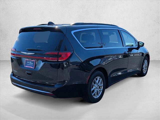 Used 2022 Chrysler Pacifica Touring-L image 5