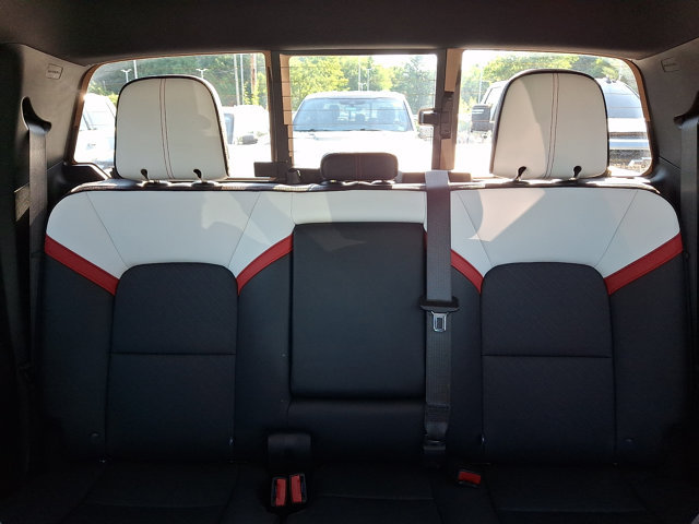 Used 2024 GMC Canyon AT4X AWD/4WD image 17