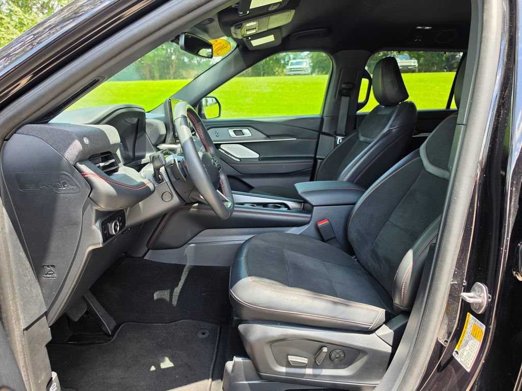 Certified 2025 Ford Explorer ST RWD image 10
