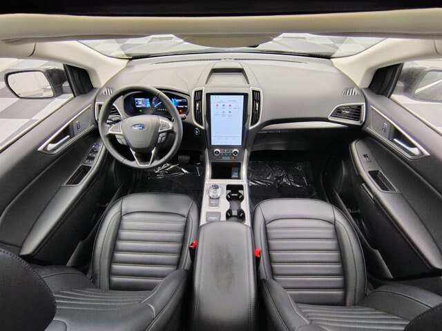 Certified 2024 Ford Edge SEL w/ Convenience Package AWD/4WD image 2