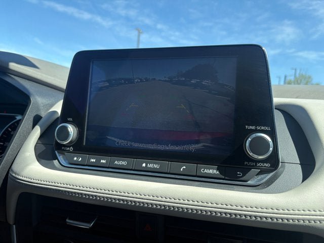 Used 2025 Nissan Rogue SV FWD image 17