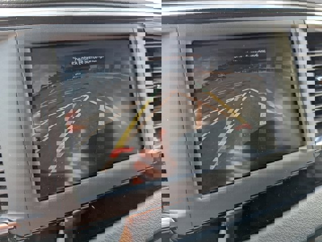 Used 2023 Chrysler Voyager LX image 14