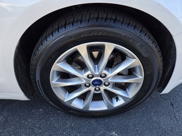 Certified 2017 Ford Fusion SE w/ Fusion SE Technology Package FWD image 40