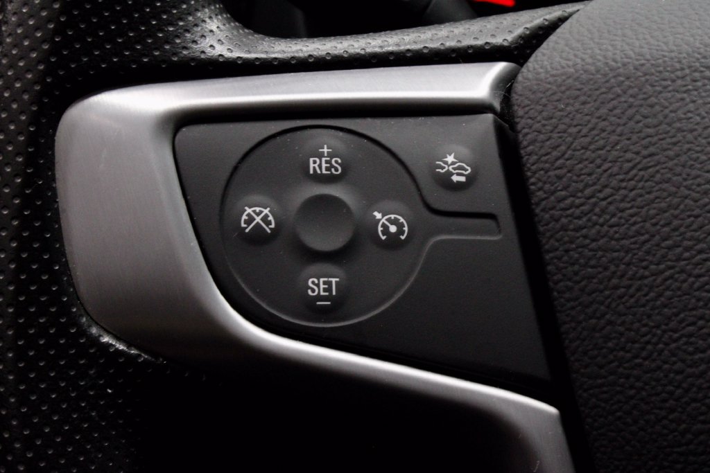 Used 2023 GMC Terrain SLE FWD image 26