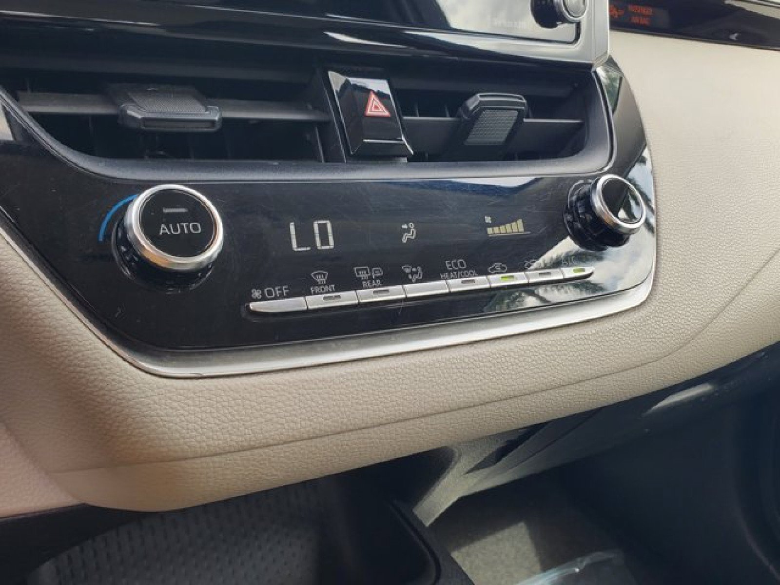 Used 2021 Toyota Corolla LE image 21