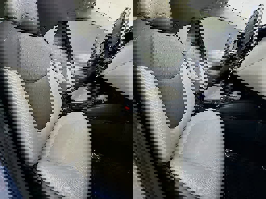 Used 2021 Toyota Corolla LE image 14