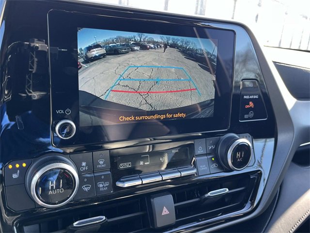 Used 2024 Toyota Highlander LE image 38