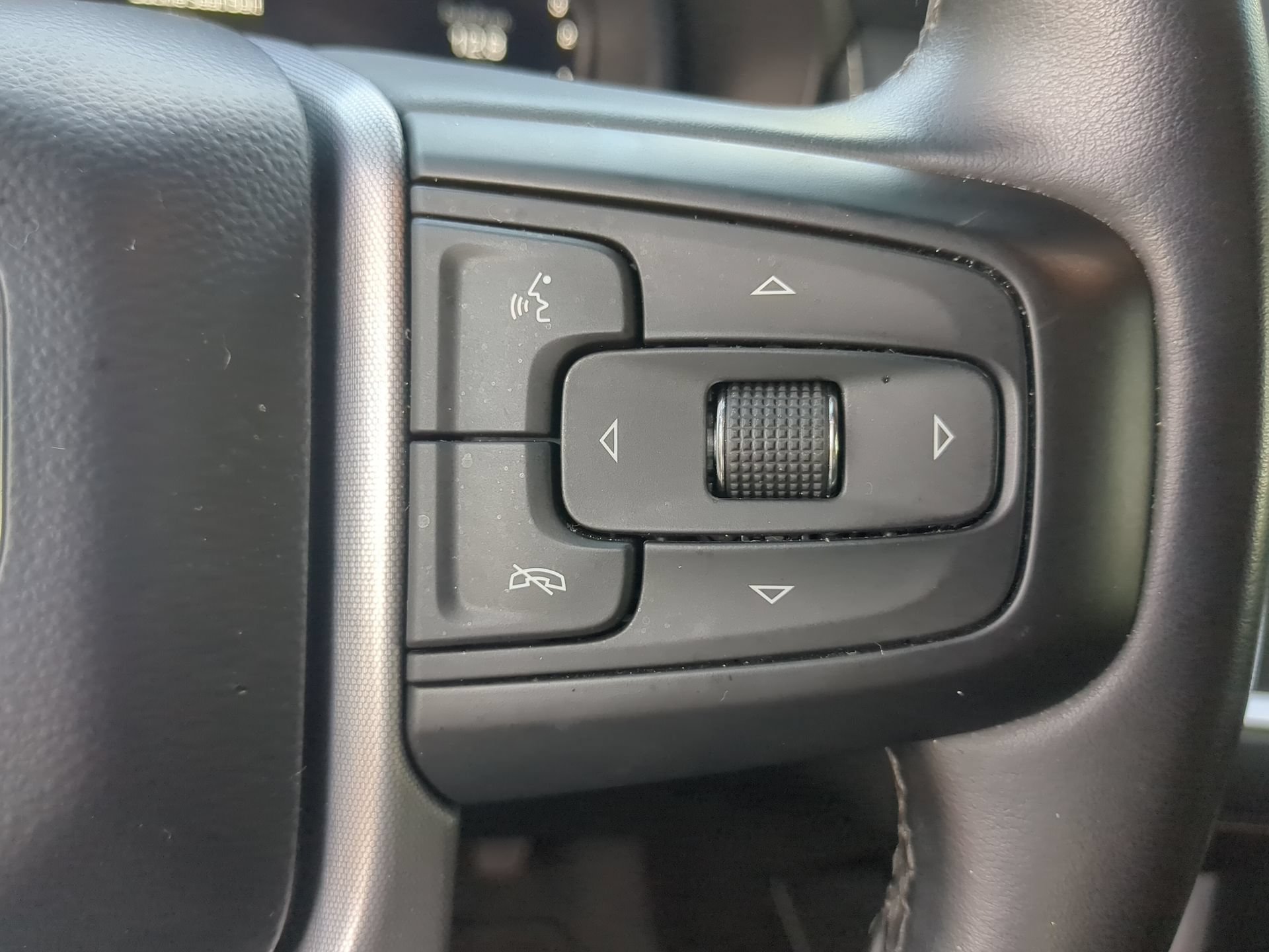 Used 2024 GMC Yukon SLT RWD image 67