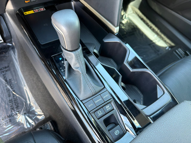 Used 2025 Toyota Camry XSE FWD image 33