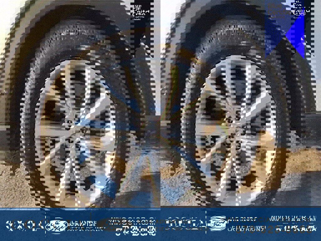 Certified 2024 Ford Explorer Platinum w/ Technology Package image 8