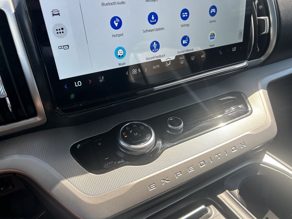Certified 2025 Ford Expedition Active AWD/4WD image 33