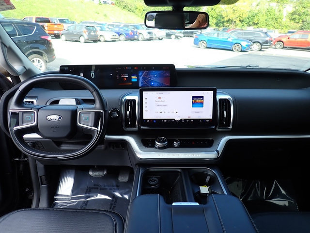 Certified 2025 Ford Expedition Platinum AWD/4WD image 22