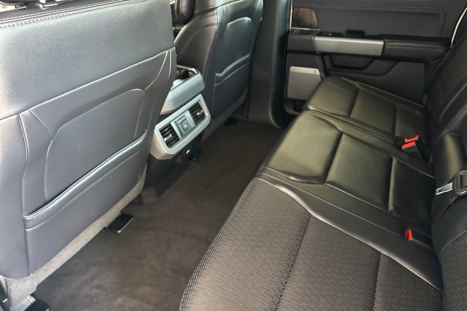 Certified 2025 Ford F350 Lariat w/ Lariat Ultimate Package AWD/4WD image 12