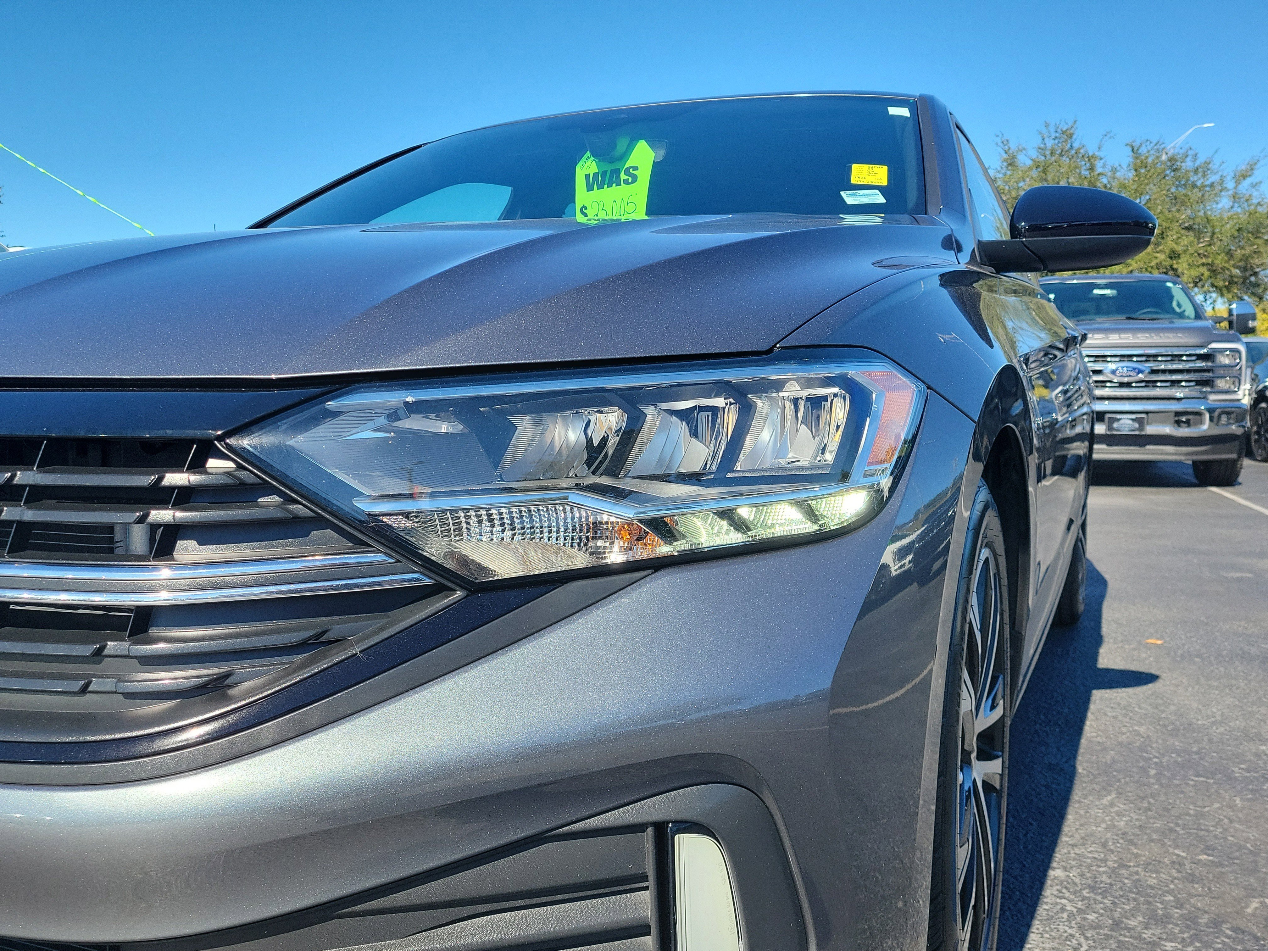 Used 2023 Volkswagen Jetta Sport image 3