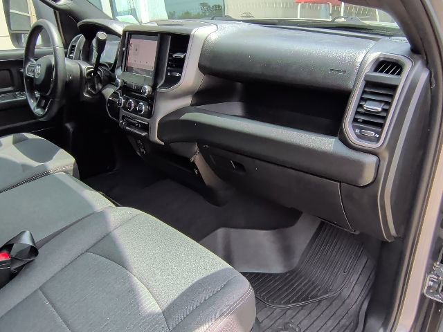 Used 2024 RAM 3500 Tradesman w/ Chrome Appearance Group AWD/4WD image 18