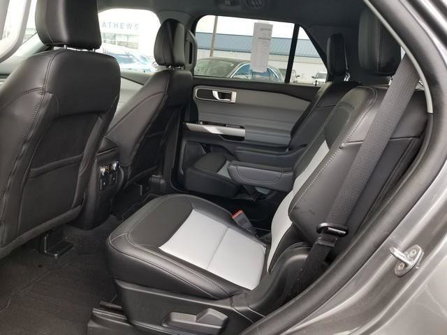 Certified 2023 Ford Explorer XLT w/ Equipment Group 202A AWD/4WD image 13