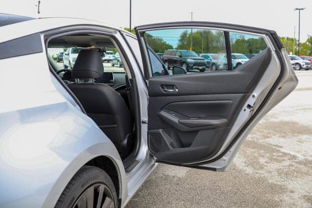 Used 2020 Nissan Altima 2.5 SR w/ Premium Package FWD image 32
