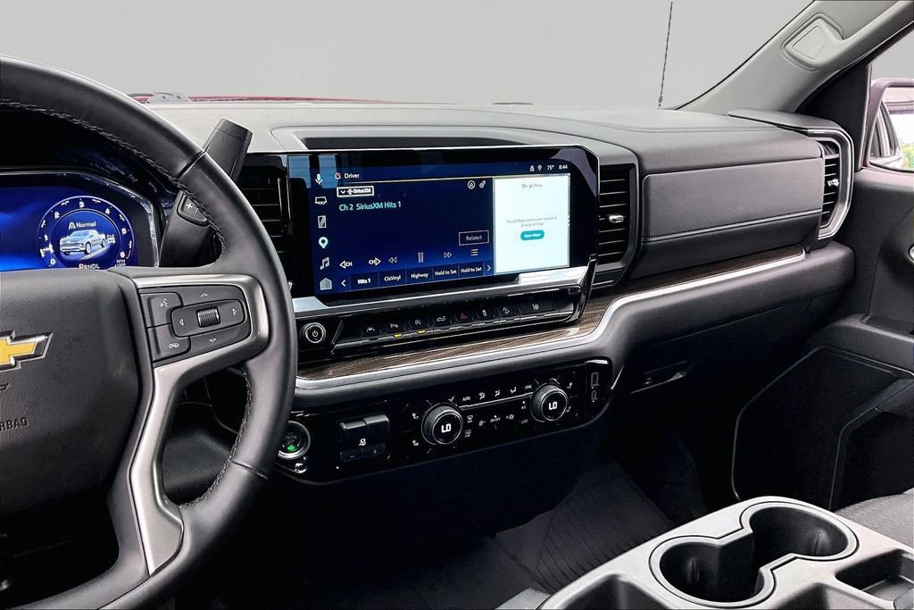 Used 2025 Chevrolet Silverado 1500 LT w/ Z71 Off-Road Package AWD/4WD image 6