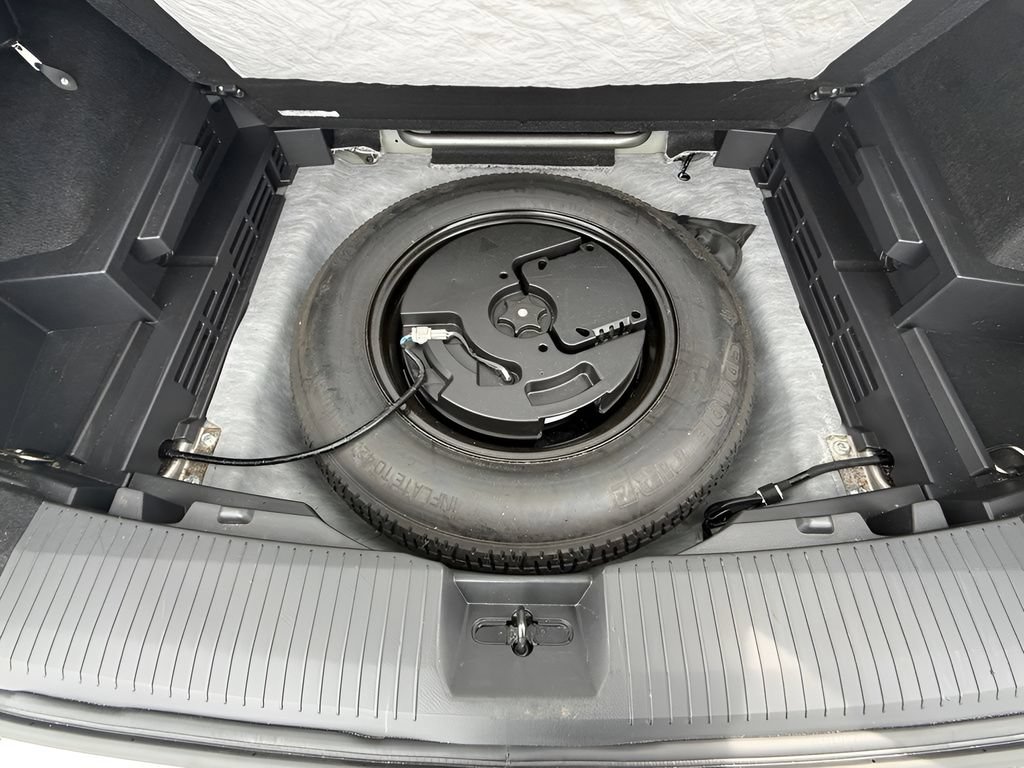 Used 2024 Nissan Rogue SV AWD/4WD image 19