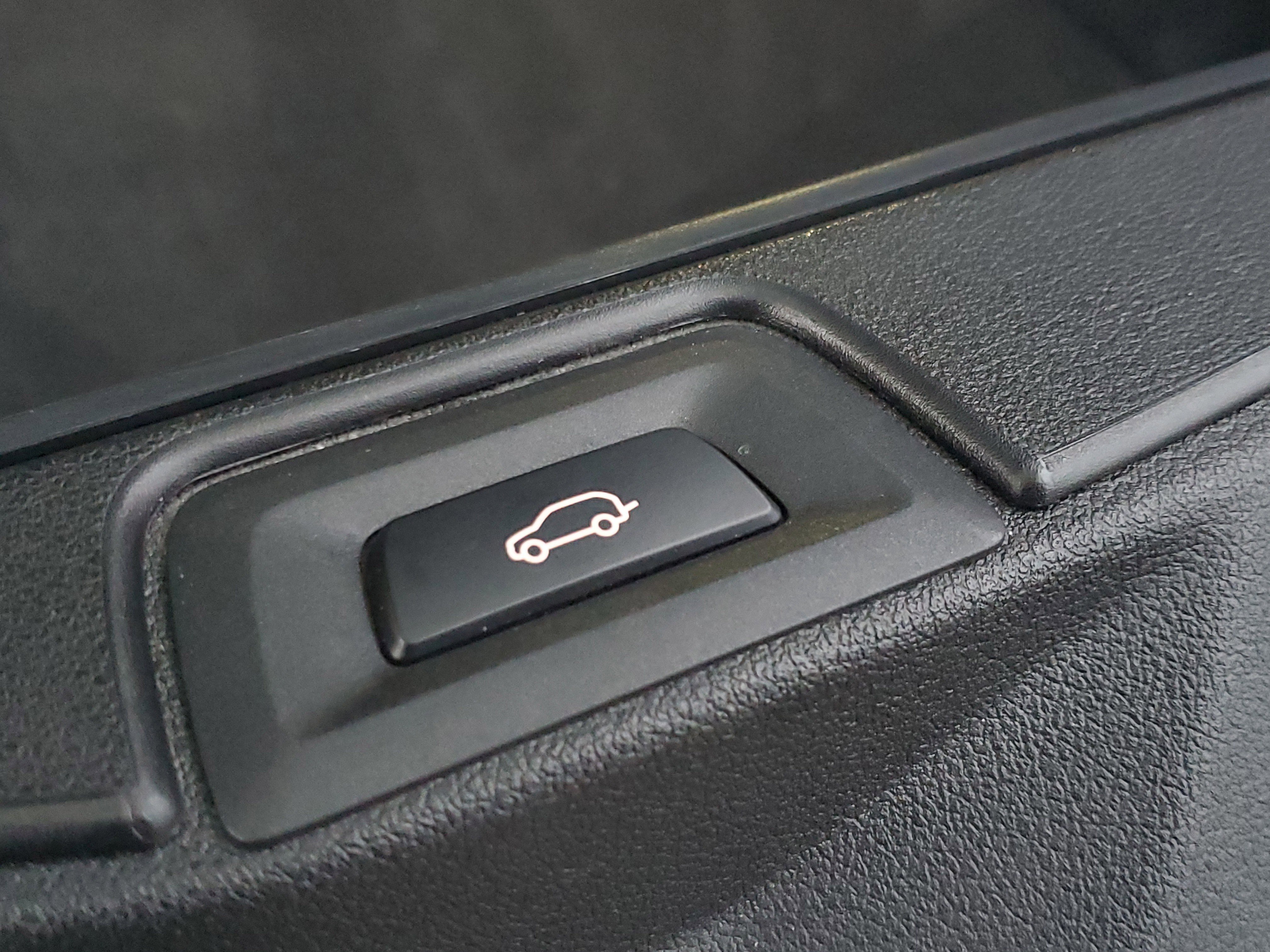 Used 2019 BMW X5 xDrive50i w/ M Sport Package image 9