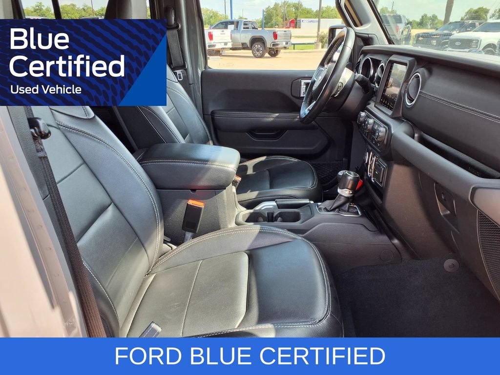 Used 2022 Jeep Wrangler Unlimited Sahara AWD/4WD image 28