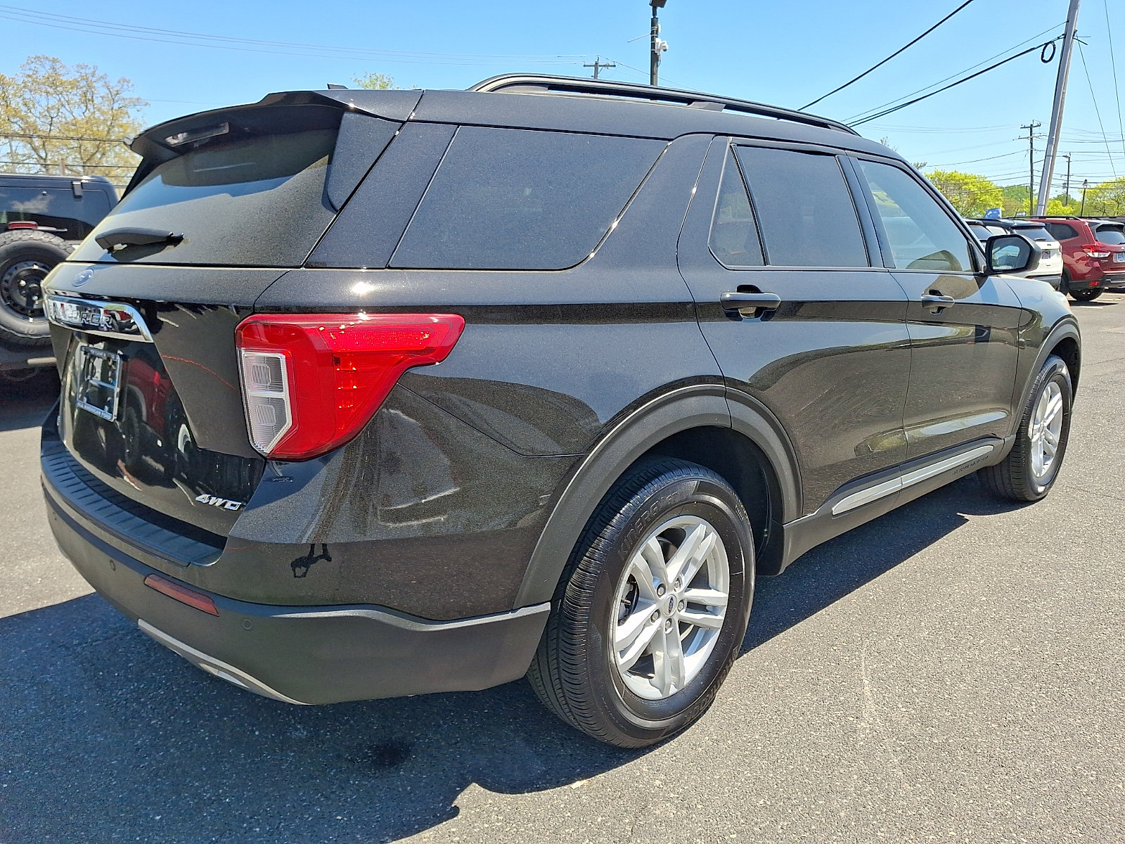 Certified 2024 Ford Explorer XLT w/ Equipment Group 202A AWD/4WD image 11
