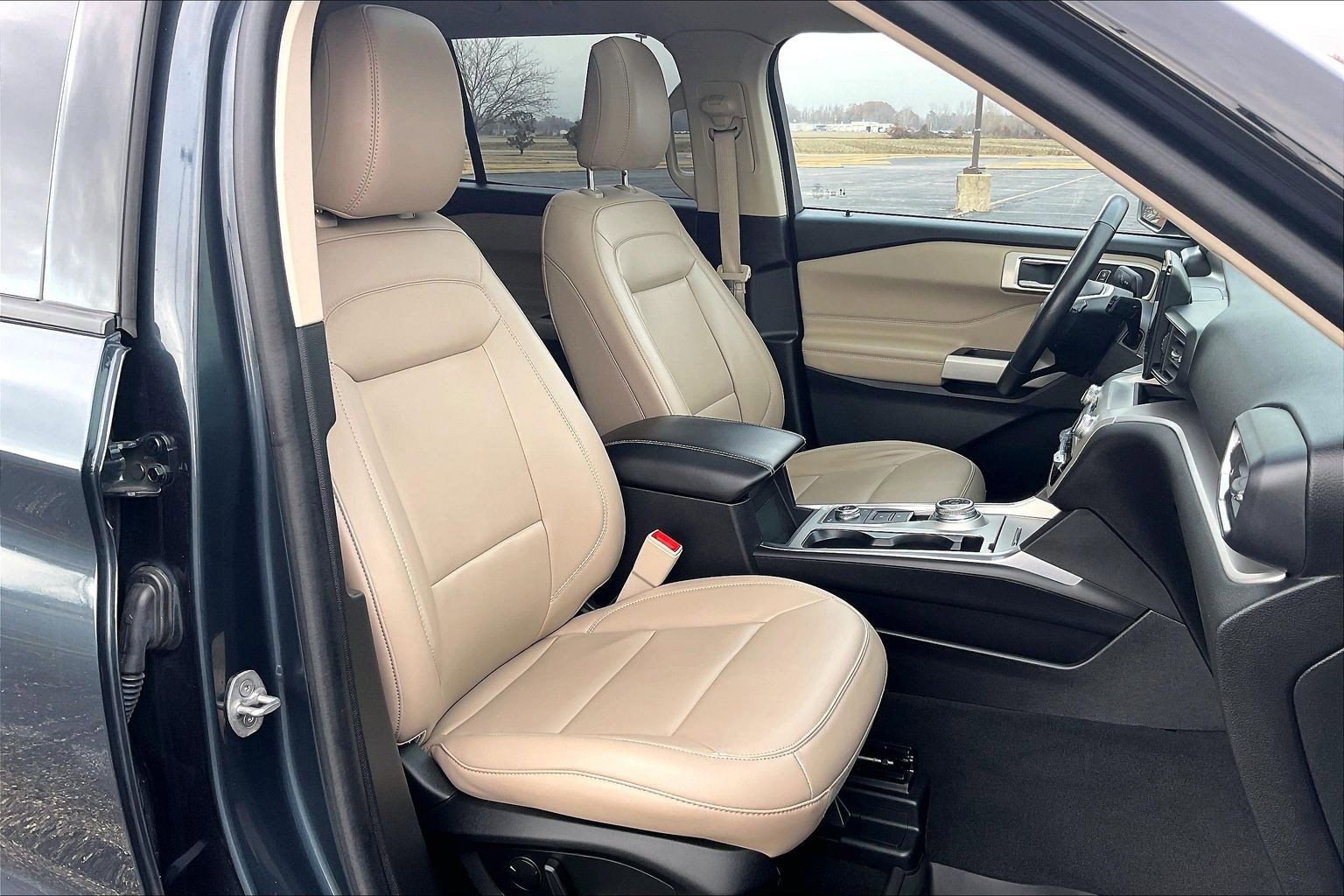 Certified 2023 Ford Explorer XLT w/ Equipment Group 202A image 8