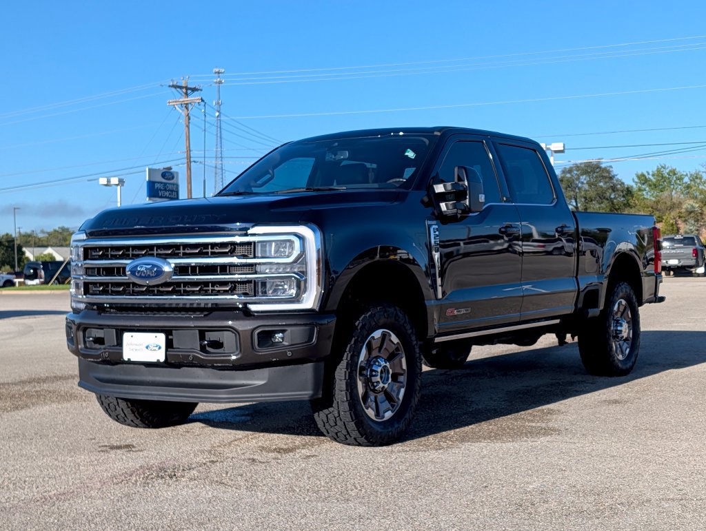 Certified 2025 Ford F250 King Ranch AWD/4WD image 4