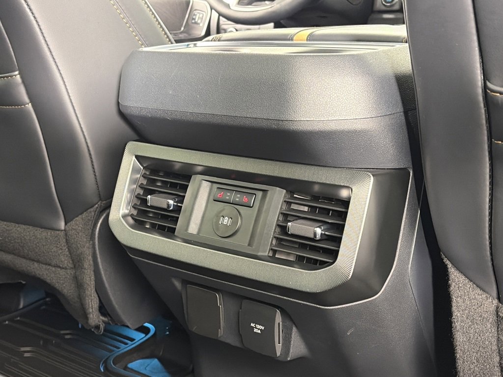 Certified 2024 Ford F350 Platinum w/ FX4 Off-Road Package image 31