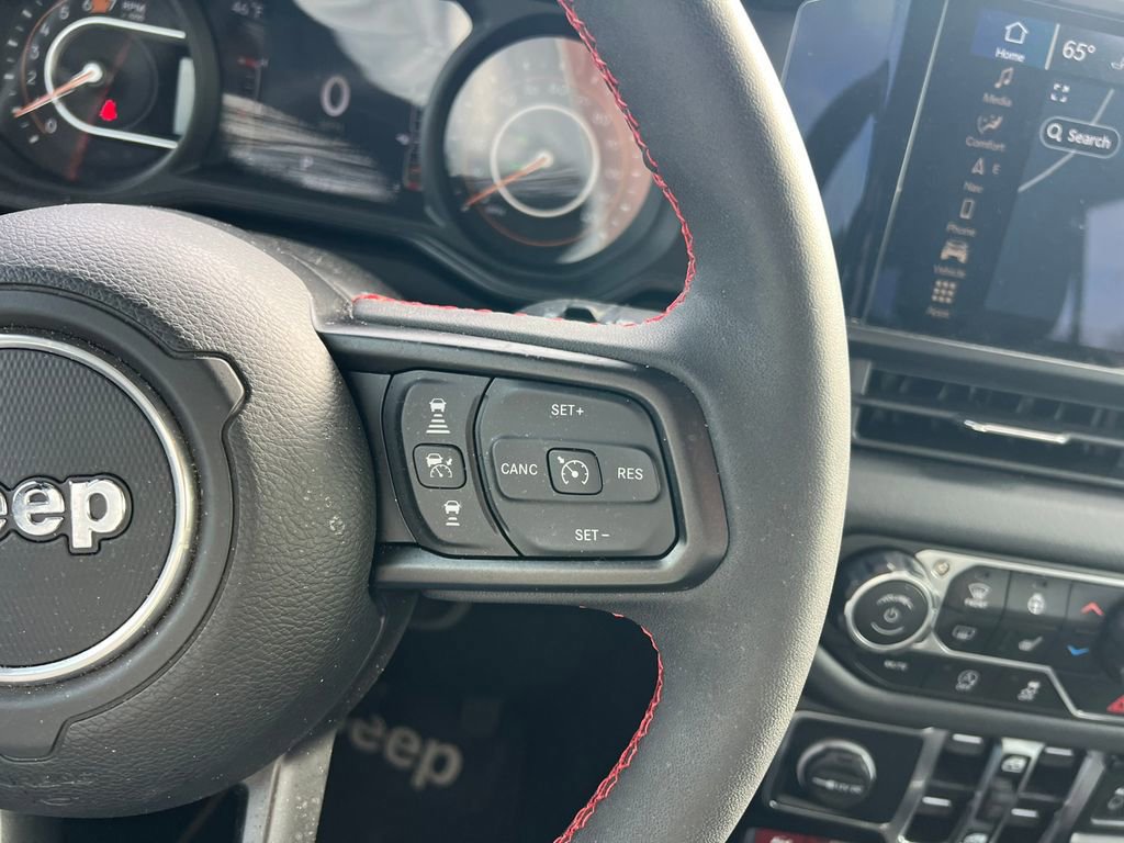 Used 2024 Jeep Wrangler Unlimited Rubicon w/ Technology Group image 25