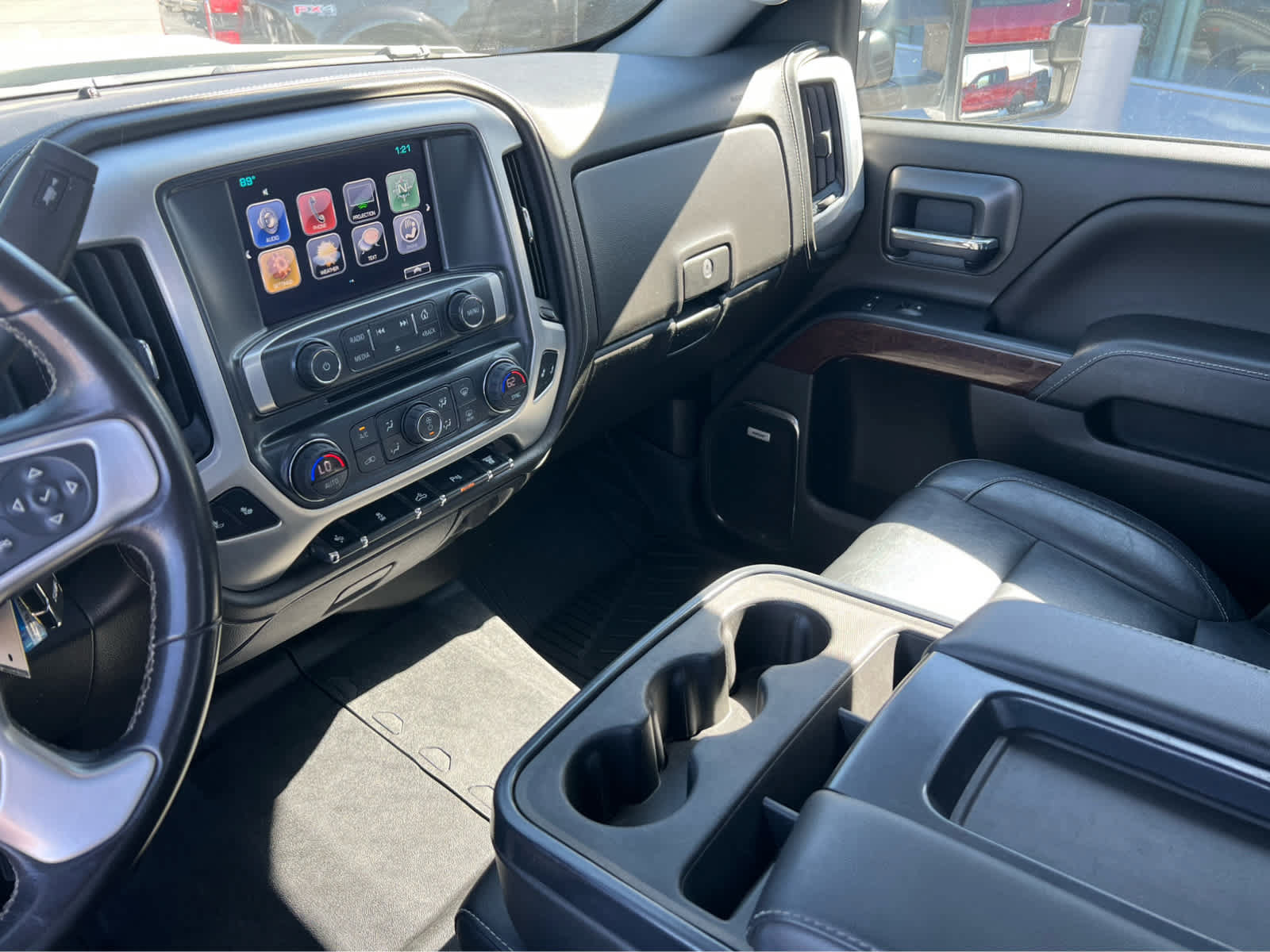 Used 2018 GMC Sierra 2500 SLT w/ Duramax Plus Package AWD/4WD image 20