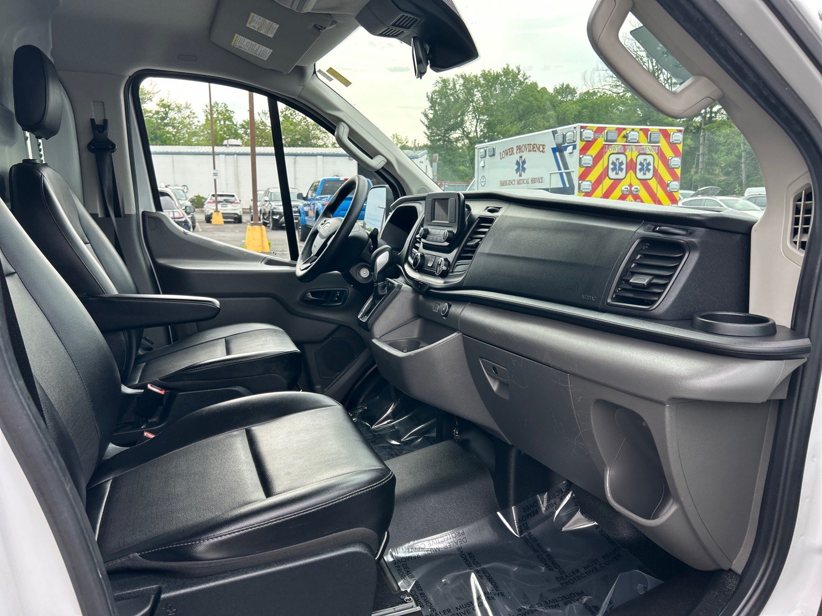 Certified 2020 Ford Transit 150 Low Roof RWD image 12