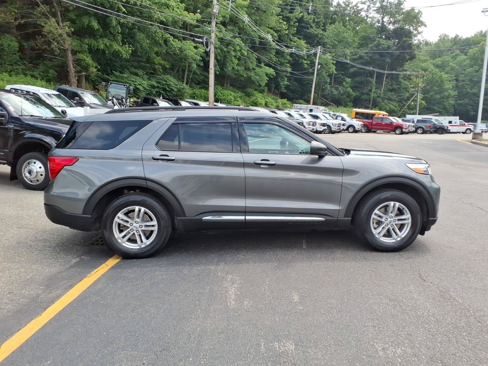Certified 2023 Ford Explorer XLT AWD/4WD image 9