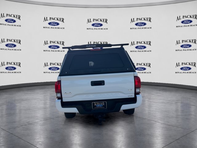 Used 2022 Toyota Tacoma SR5 w/ Technology Package AWD/4WD image 10