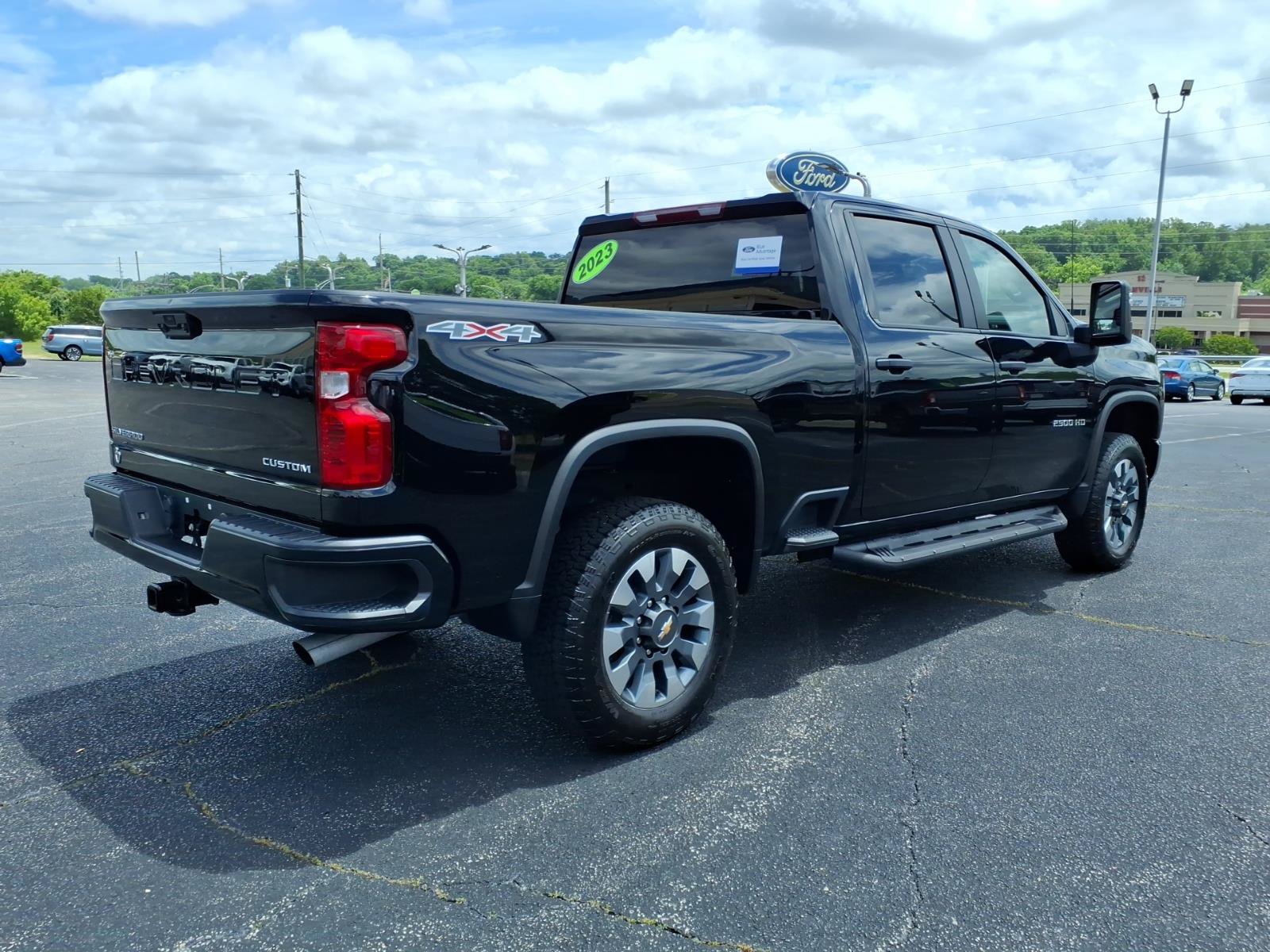 Used 2023 Chevrolet Silverado 2500 Custom w/ Custom Convenience Package AWD/4WD image 8