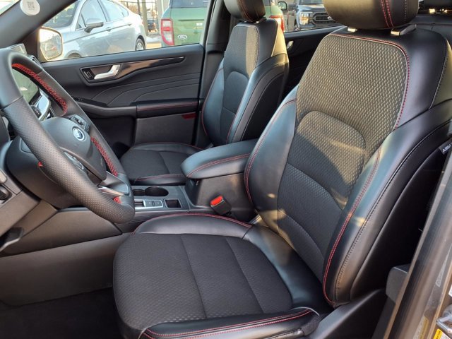 Certified 2024 Ford Escape ST-Line w/ Tech Pack #1 image 7