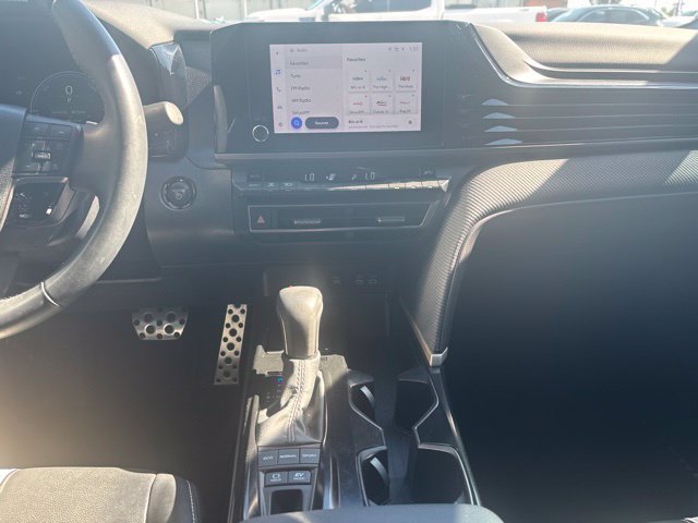 Used 2025 Toyota Camry SE w/ Convenience Package FWD image 19