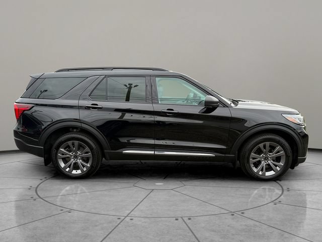 Certified 2025 Ford Explorer Active w/ Active Comfort Package AWD/4WD image 12