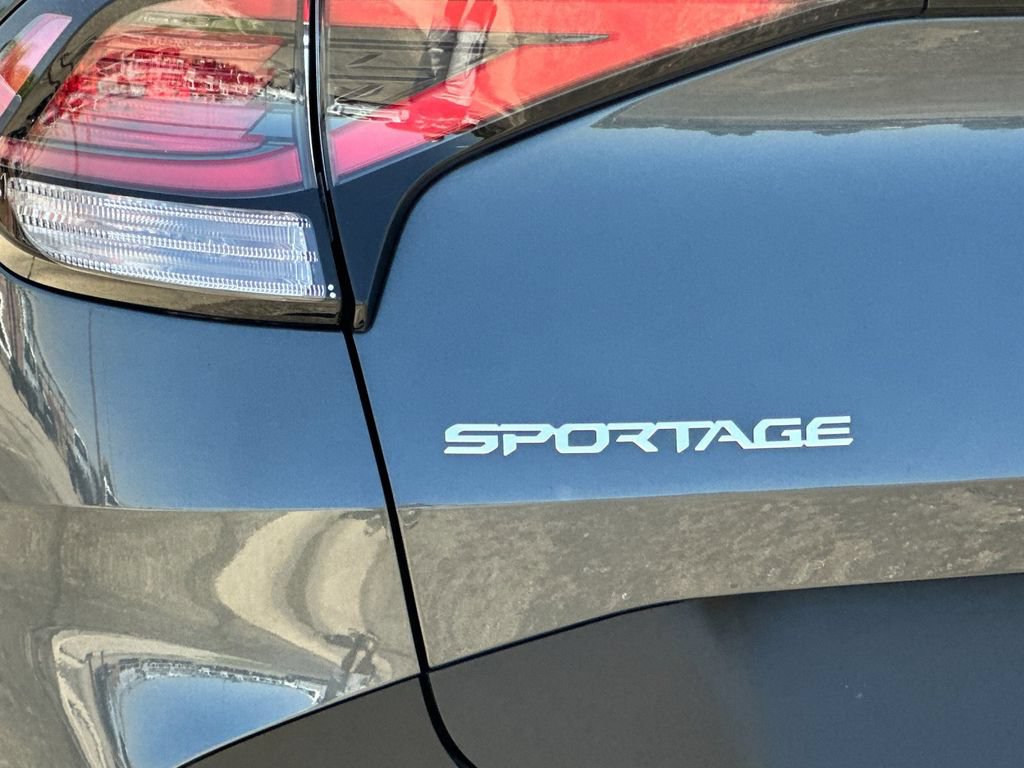 Used 2023 Kia Sportage LX AWD/4WD image 24