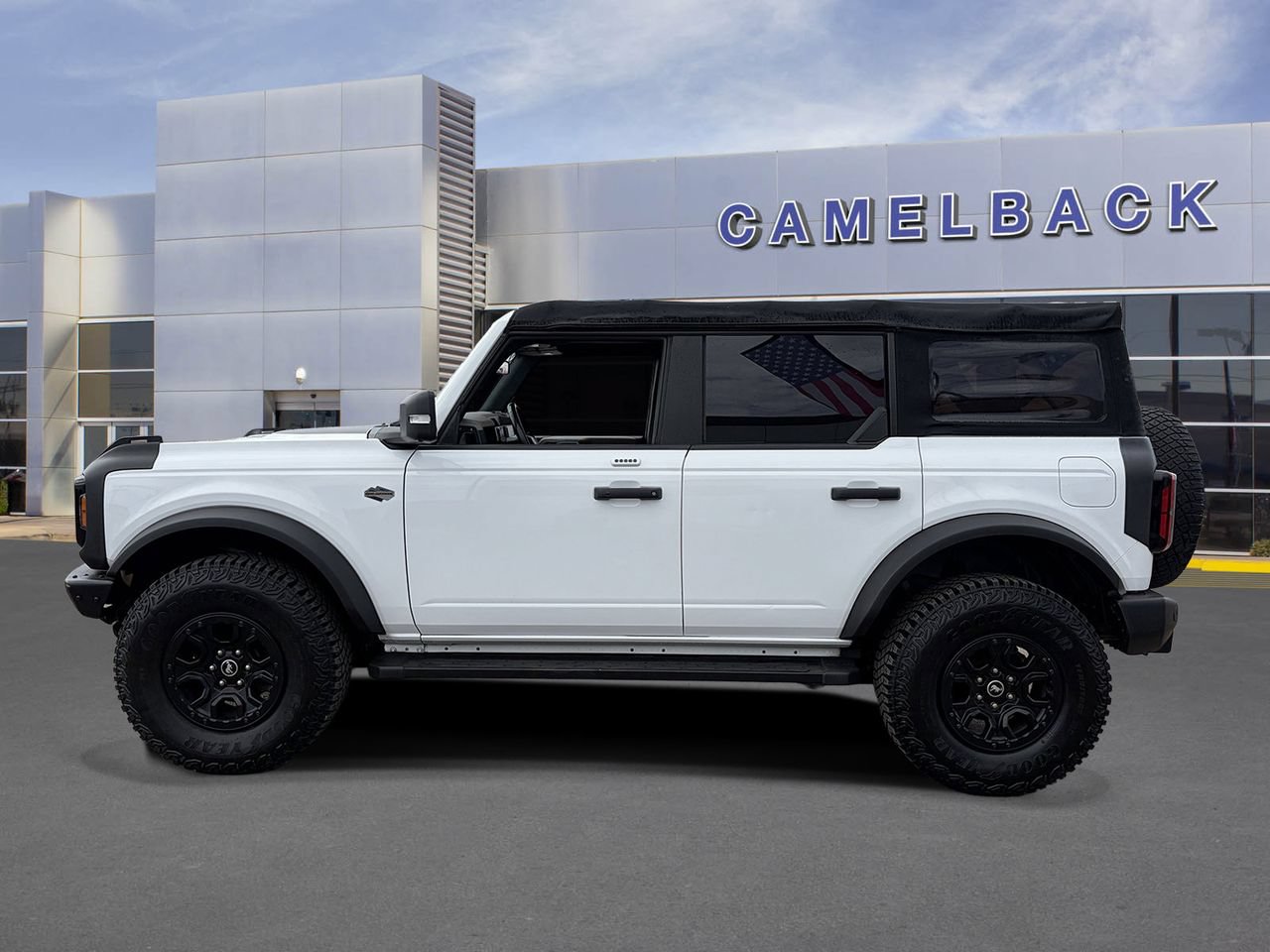 Certified 2022 Ford Bronco Wildtrak AWD/4WD image 3