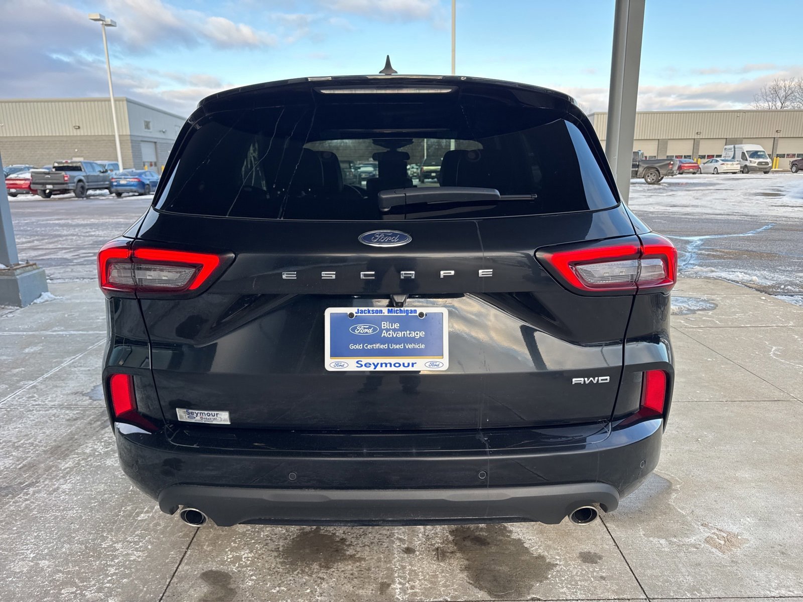 Certified 2024 Ford Escape ST-Line Select w/ Tech Pack #2 image 3