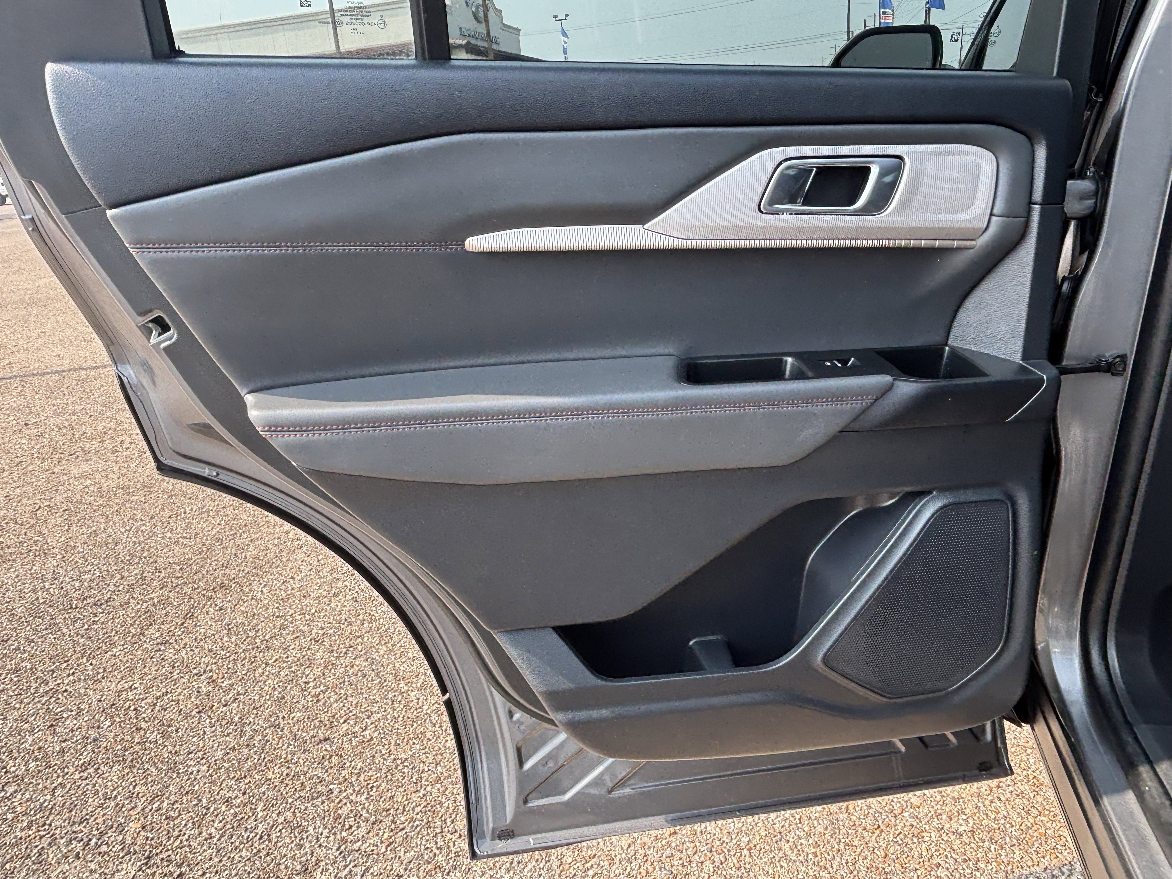 Certified 2025 Ford Explorer Active RWD image 14